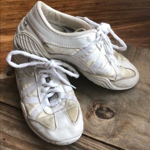 Nfinity Evolution cheer shoes size 4.5